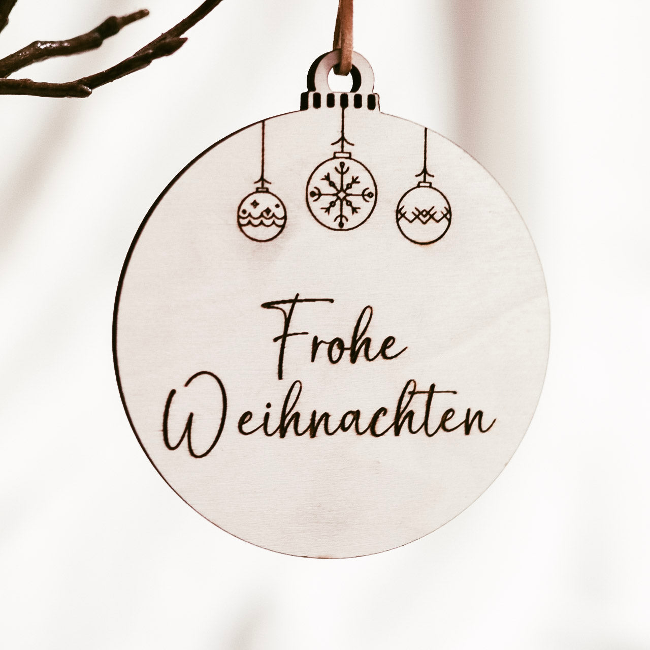 Holz Weihnachtskugel "Frohe Weihnachten"
