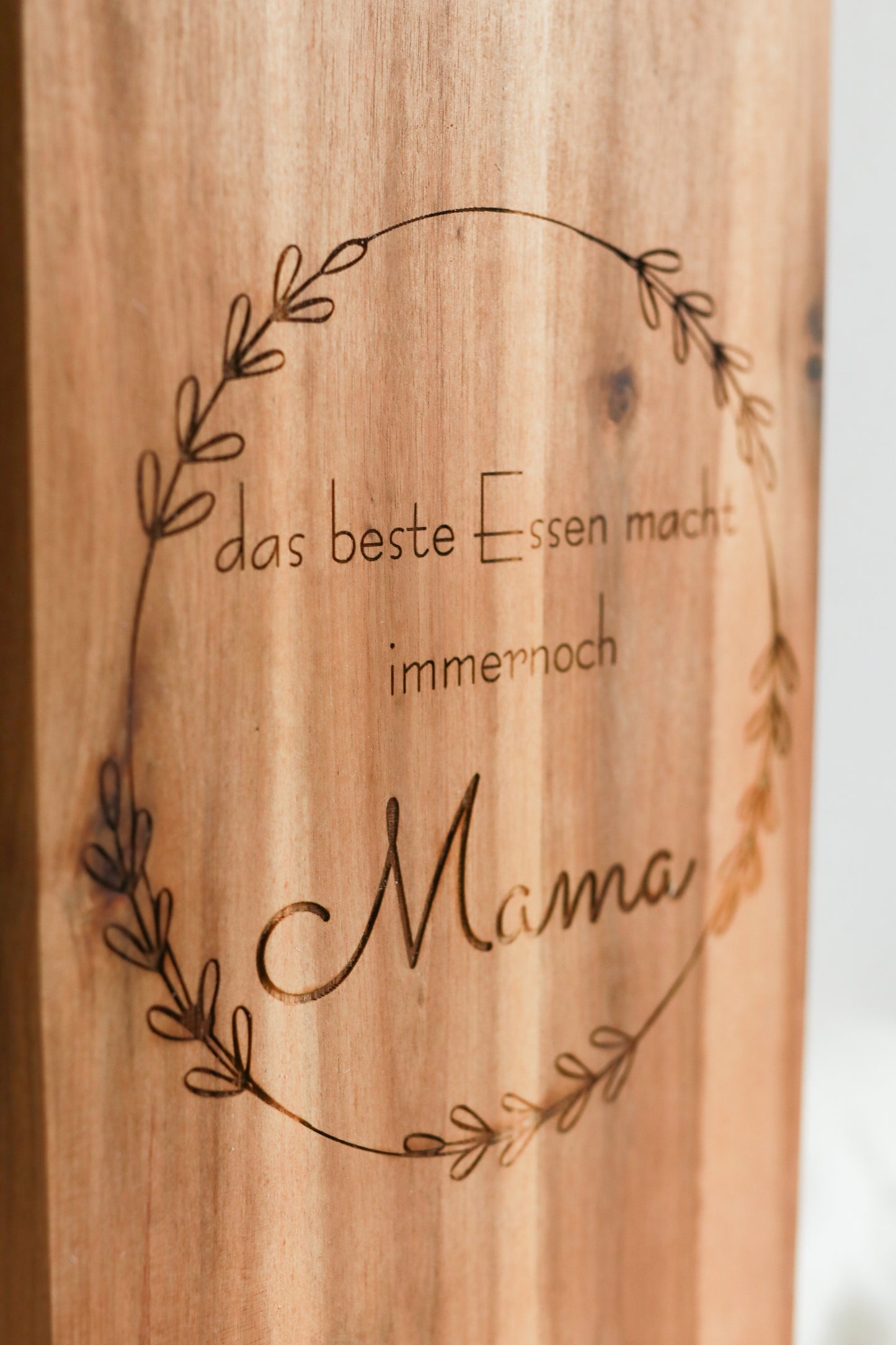 Holz Schneidebrett - Das beste Essen macht immer noch Mama