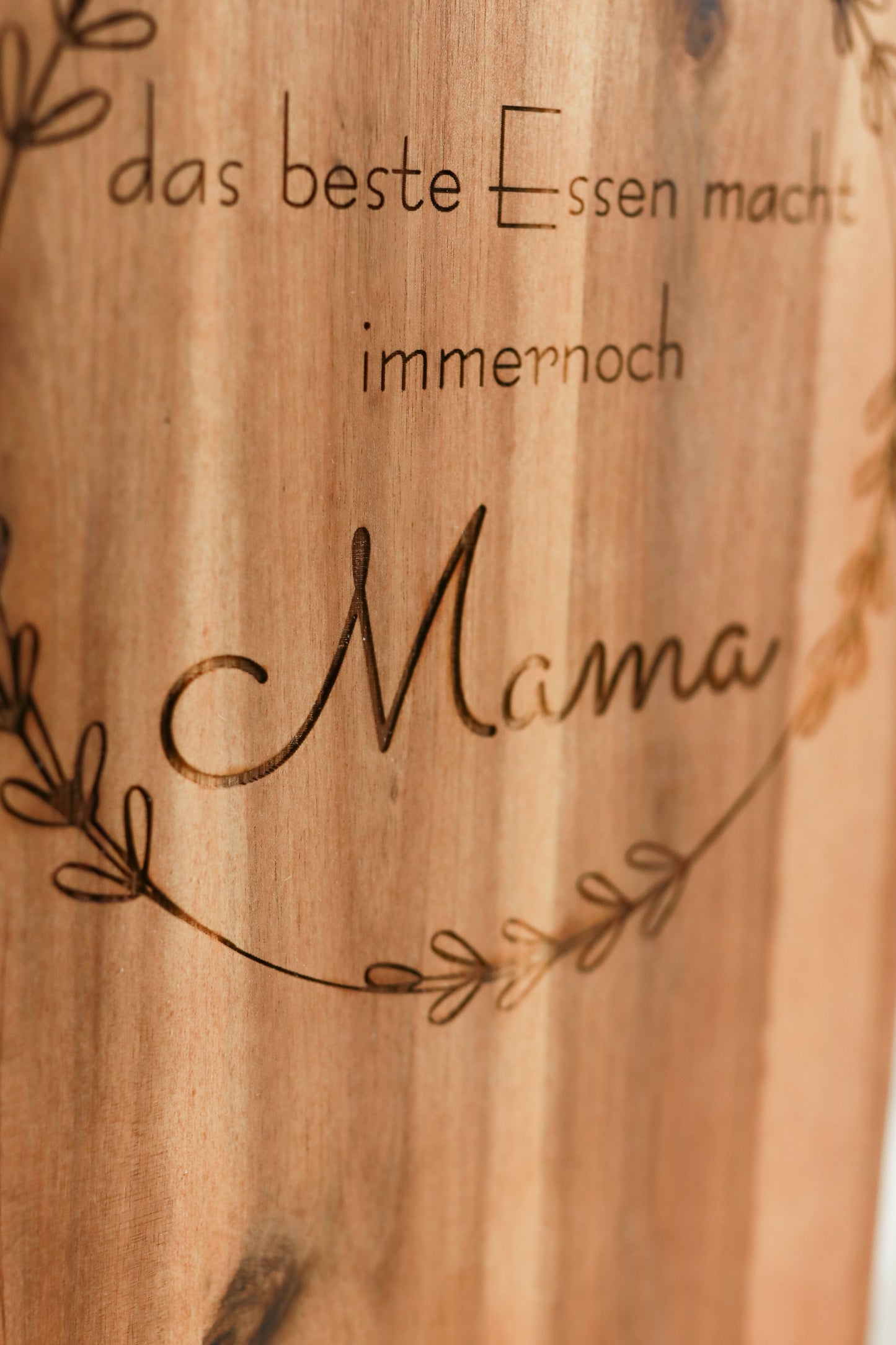 Holz Schneidebrett - Das beste Essen macht immer noch Mama