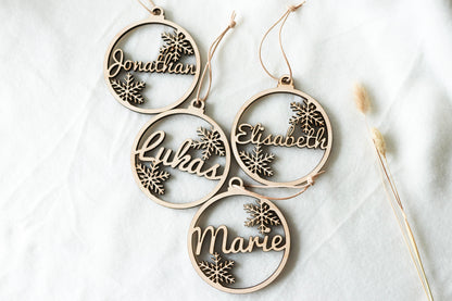 Holz Weihnachtskugel | Personalisiert + Schneeflocken